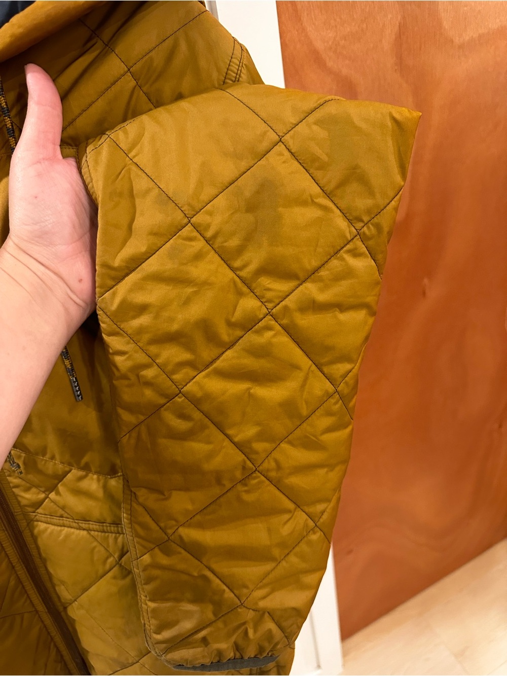 PATAGONIA DIAMOND QUILT MENS JACKET - Picture 8 of 16